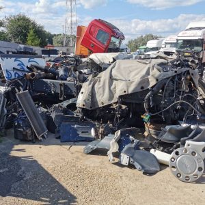 Alternative view of SCANIA R450 - 2014