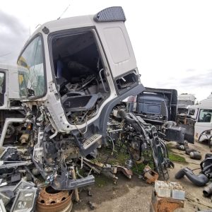 Alternative view of VOLVO FM 400 42T - 2008