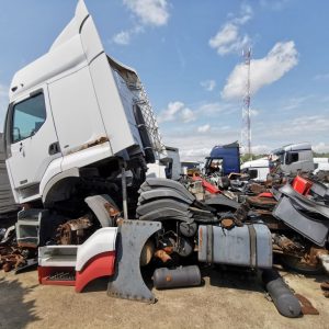 Alternative view of RENAULT PRÉMIUM 420.18T - 2004