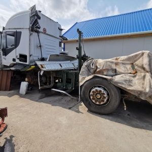 Alternative view of IVECO MAGIRUS 440 - 2002