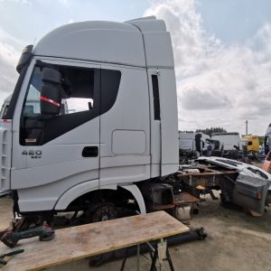 Alternative view of IVECO STRALIS 420EEV L0T2 - 2011