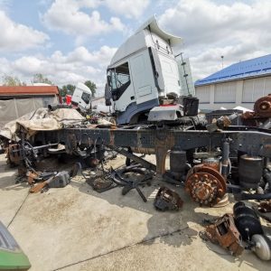 Alternative view of IVECO STRALIS AS460T/P - 2013