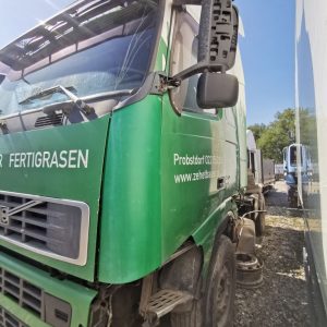 Alternative view of VOLVO FH 440 - 2006