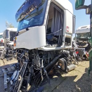 Alternative view of RENAULT T 520 - 2017