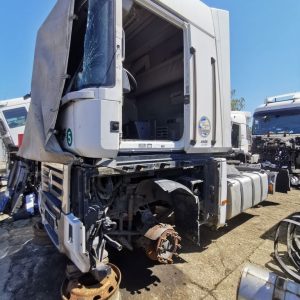 Alternative view of RENAULT MAGNUM 480 DXI - 2013