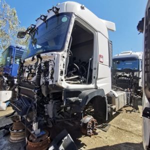 Alternative view of RENAULT T 520 - 2017