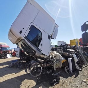 Alternative view of RENAULT PRÉMIUM 400T - 1998